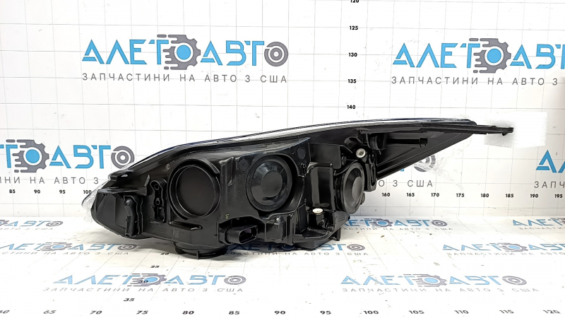 Right front headlight for Ford Focus mk3 11-14 pre-restoration, light