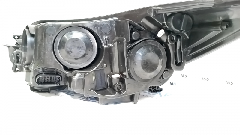 Right front headlight for Ford Focus mk3 11-14 pre-restoration, light