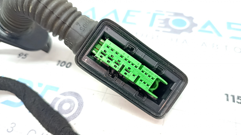 Wiring for the front right door of the Audi Q7 16-26