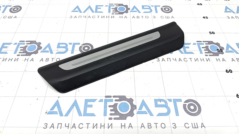Rear left outer door sill trim for Audi Q7 16-26, black with chrome, scratches