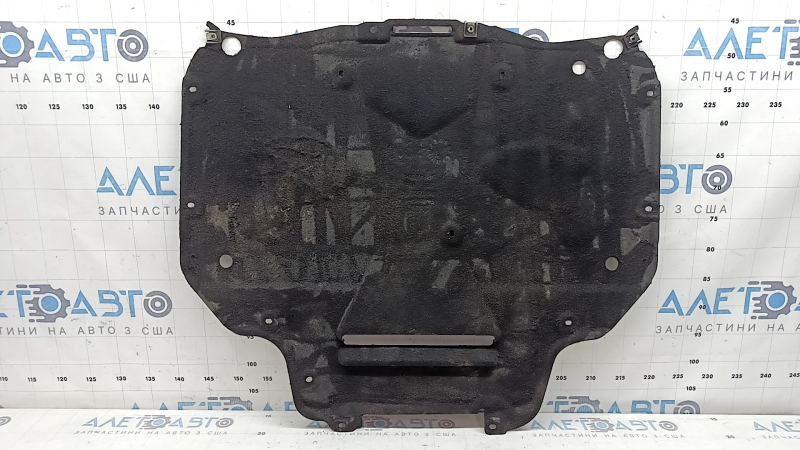 The rear engine guard of the Audi Q7 16-26 2.0T, 3.0T is dented