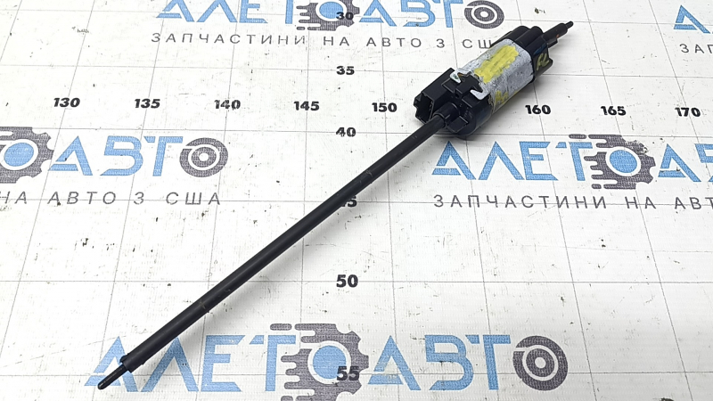 The longitudinal adjustment motor of the driver's seat Nissan Pathfinder 13-20 without a frame, part of the housing is broken