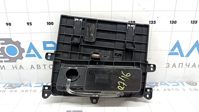 Box pocket for the center console of the Audi Q7 16-19, glossy black, worn