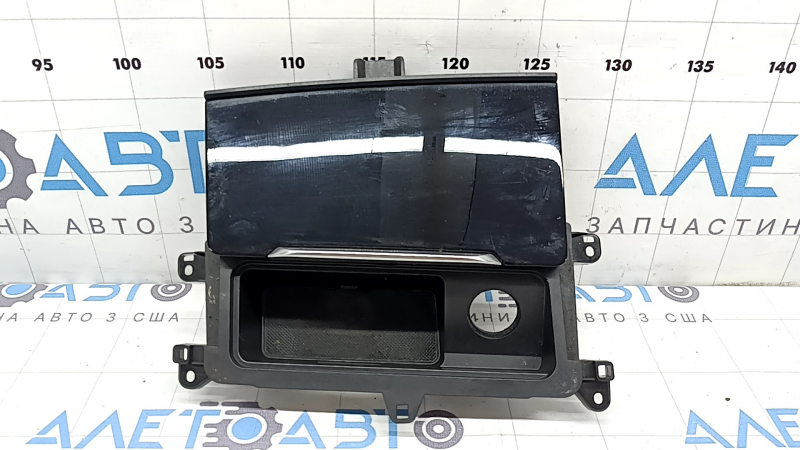 Box pocket for the center console of the Audi Q7 16-19, glossy black, worn