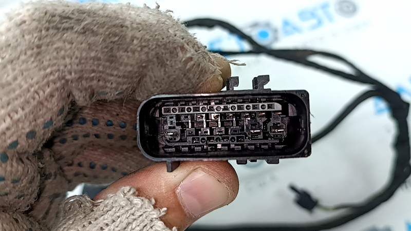 Wiring for the front bumper of a BMW 5 G30 17-23 for parking sensors, fog lights and BSM