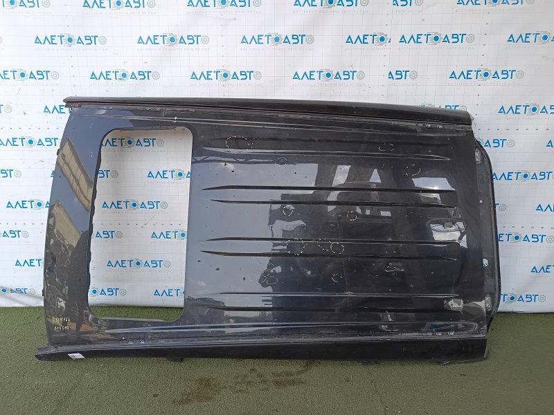 Metal roof of Toyota Rav4 16-18 under the sunroof, sawed off, dents, bumps