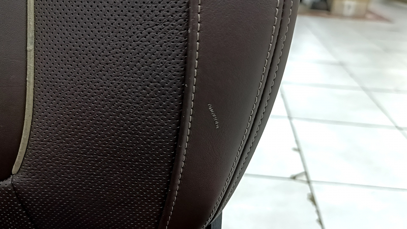 Passenger seat BMW 5 G30 17-23 with airbag, electric, heating, ventilation, massage, memory, dark brown leather, Comfort, scratches, dents on the rear lining