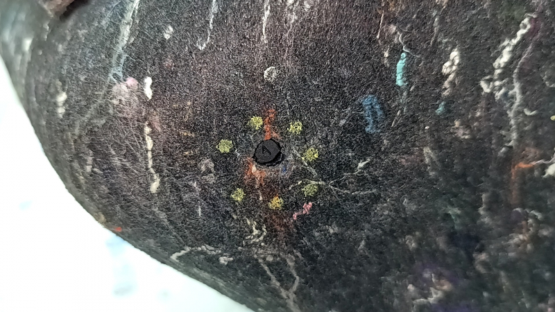 Left arch trim BMW 5 G30 17-23 black, under the first aid kit, scratches on the trim, broken mesh mount