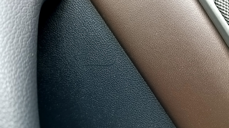 Door trim, rear right card, BMW 5 G30 17-23, black, armrest and insert, dark brown leather, molding under the tree root of walnut, under the curtain, with a handle and overlay Harman Kardon, with illumination, scratches, dents