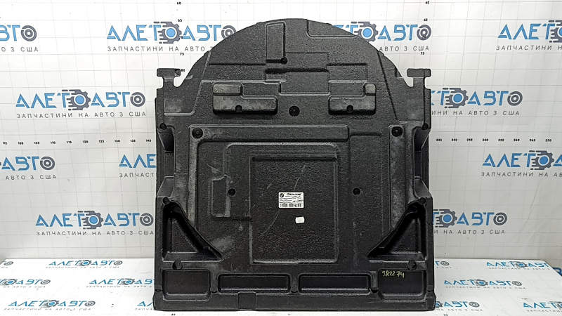 The foam plastic in the trunk under the spare wheel of the BMW 5 G30 17-23 is crushed