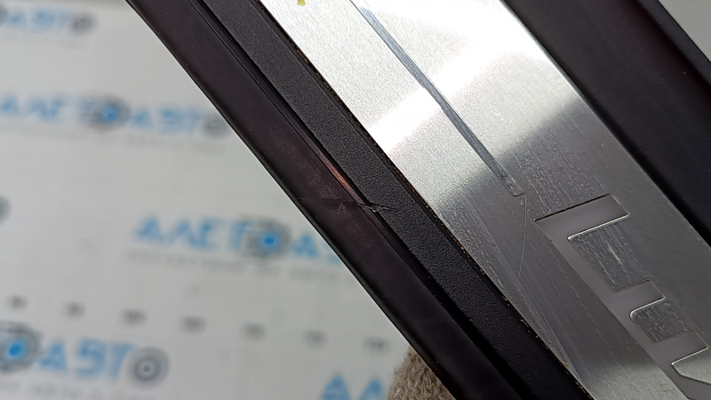 Outer rear right door sill trim BMW 5 G30 17-23 Luxury Line, nicks, scratches, trim peeled off