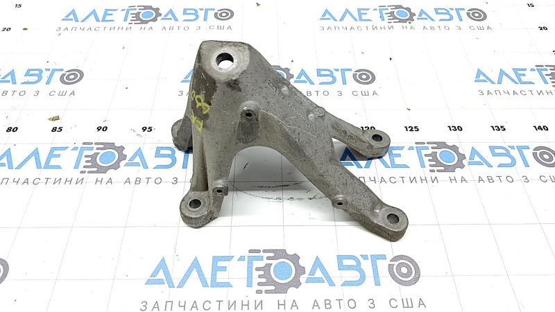 Right engine mount bracket BMW 5 G30 17-23 3.0T RWD