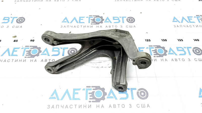 Right engine mount bracket BMW 5 G30 17-23 3.0T RWD