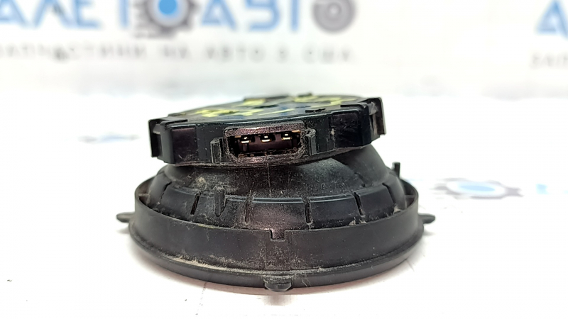 The VW Atlas 18-25 right side mirror motor has no memory.
