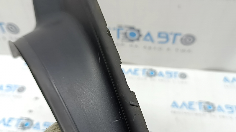 Left BMW 5 G30 17-22 trunk lid gutter trim on the body, the seal has dried out