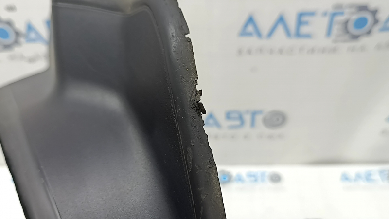 Left BMW 5 G30 17-22 trunk lid gutter trim on the body, the seal has dried out