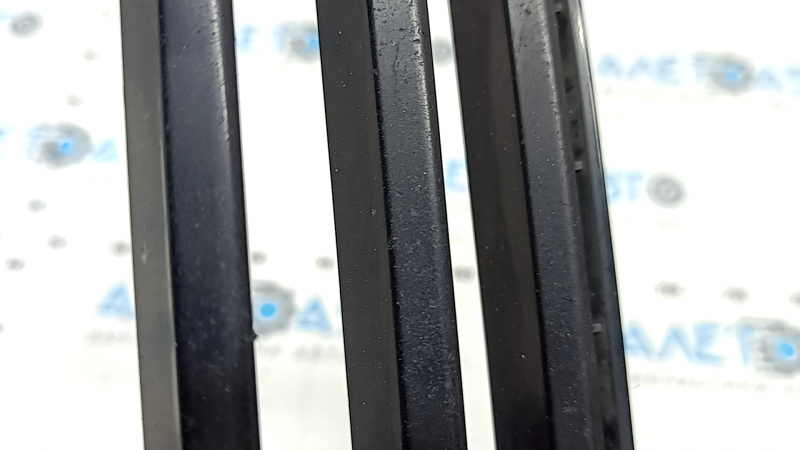 Lower grille of the front bumper central BMW 5 G30 17-20 under the radar, pokes