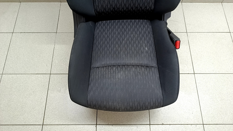 Passenger seat Nissan Rogue 17-20 without airbag, mechanical, black fabric, dry cleanable