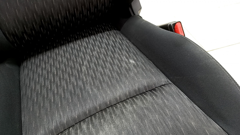 Passenger seat Nissan Rogue 17-20 without airbag, mechanical, black fabric, dry cleanable