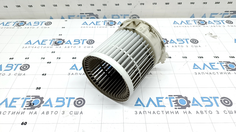Nissan Rogue 14-20 heater fan motor white