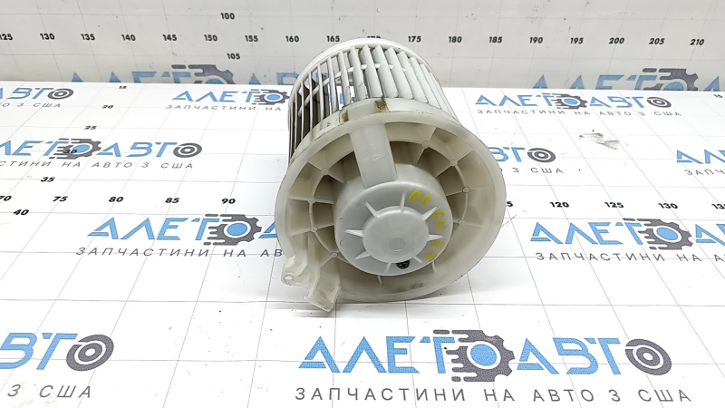 Nissan Rogue 14-20 heater fan motor white