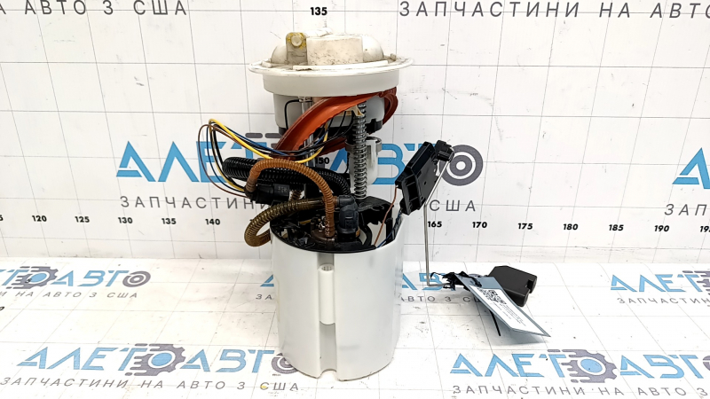 Fuel pump VW Passat b8 16-19 USA complete flask, broken fitting