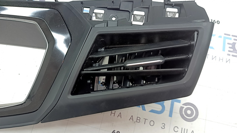 Front panel trim for the instrument panel frame for the VW Jetta 22-24, black gloss, with a deflector, with a steering column frame, broken deflector, crack in the mount, scratches