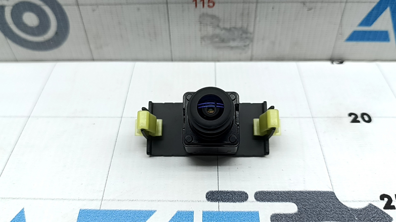 Rear view camera Nissan Ariya 23-26 on the glass of the trunk door