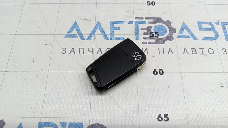VW Jetta 19-19 key, 4 buttons, folding, scratches