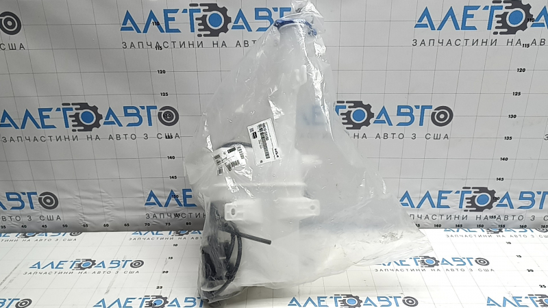 Kia Niro 17-22 HEV, PHEV windshield washer reservoir assembly with motor and sensor