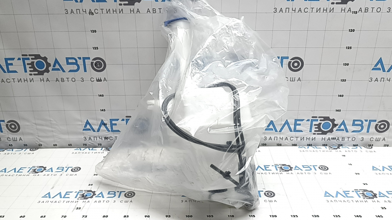 Kia Niro 17-22 HEV, PHEV windshield washer reservoir assembly with motor and sensor