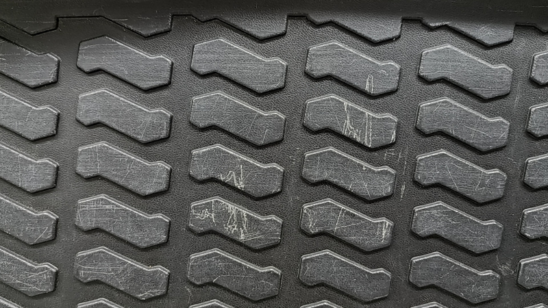 Trunk mat rubber Audi Q5 80A 18-25 black, scratches