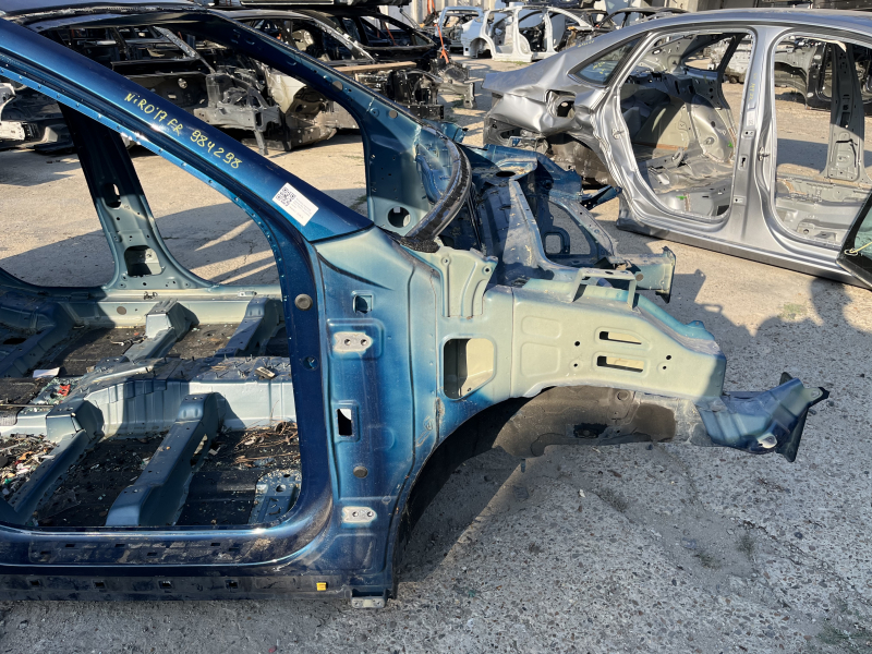 Front right quarter panel of Kia Niro 17-22 HEV, PHEV on the body, blue