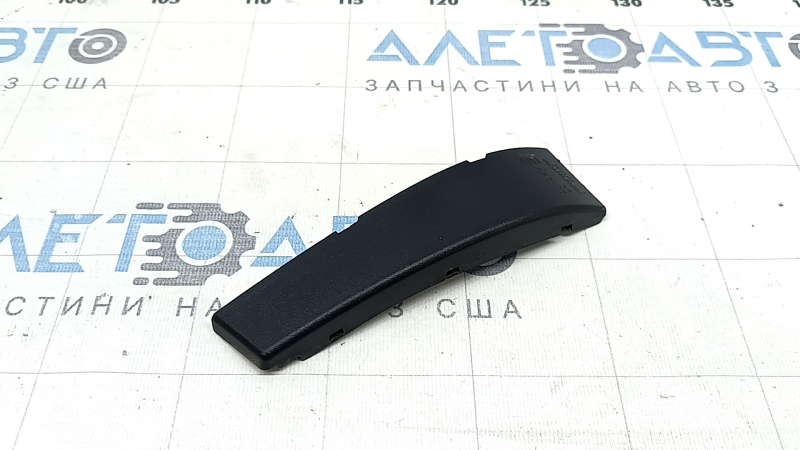 Right headlight cover for Kia Niro 17-22 is small, structure, mount is broken