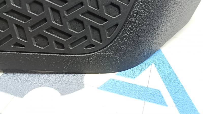 Nissan Ariya 23-26 center lower front panel trim with backlight, scratches