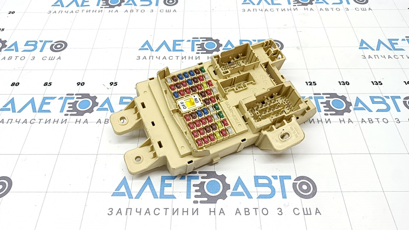 Fuse box under the dashboard Kia Niro 17-22 HEV