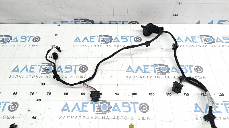 Wiring for the rear right door of a Mercedes GLC 16-22 for keyless entry