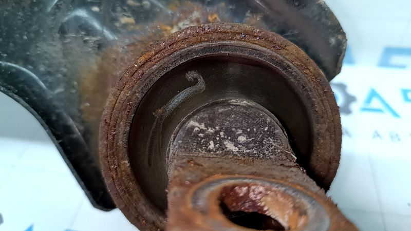 Rear right longitudinal arm Honda Accord 18-22 microcracks S/B, rusty
