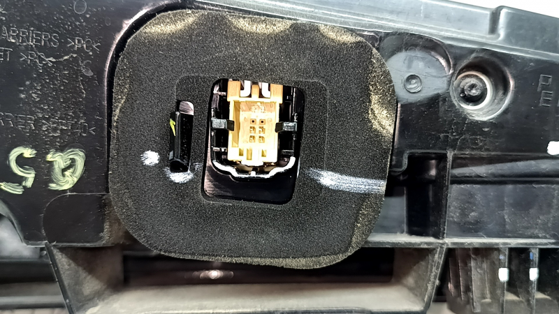 Right headlight Audi Q5 80A 21-25 LED without animation, scratches