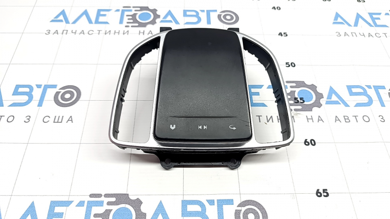 Mercedes GLC 20-22 multimedia control touch, scratches