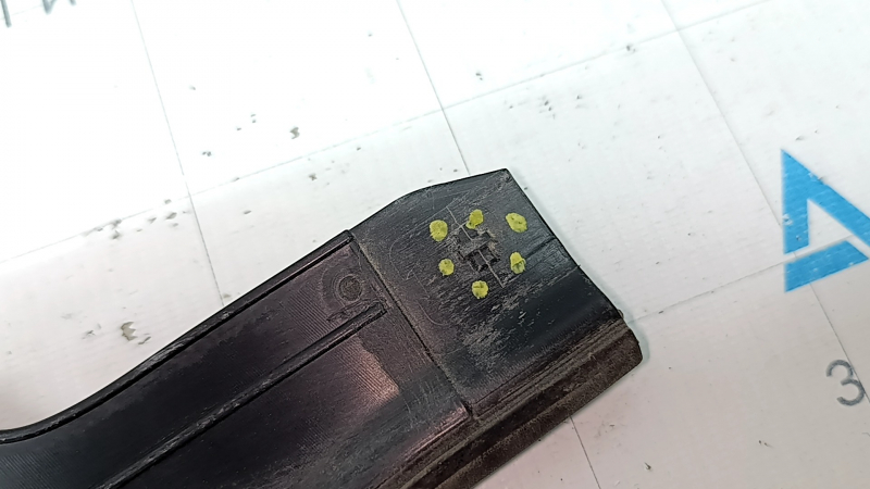 Front hood seal Audi Q5 80A 18-25 broken fasteners