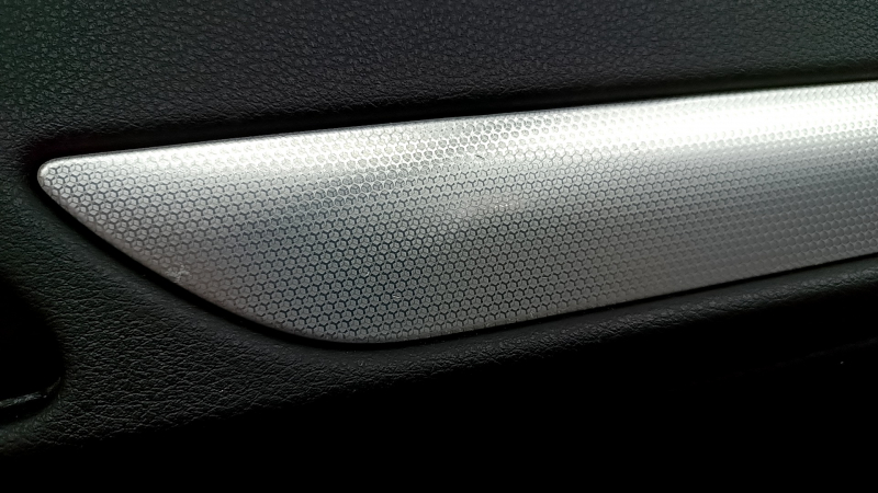 Door trim card rear right Audi Q3 8U 15-18 black, insert black leather, insert under aluminum, armrest black leather, scratches, worn, broken fastener
