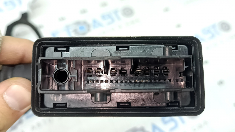 Wiring for the rear right door of a Mercedes GLC 16-22 for keyless entry