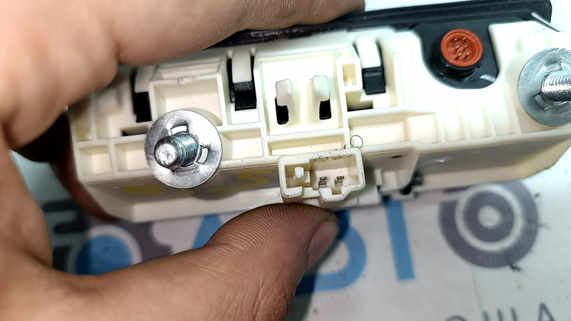 Rear view camera with button and trunk release handle for Audi Q3 8U 15-18 without wiring