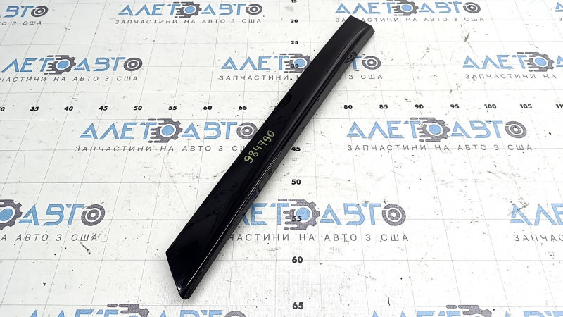 Left side trunk door trim for Audi Q3 8U 15-18 along glass, gloss black, broken mount