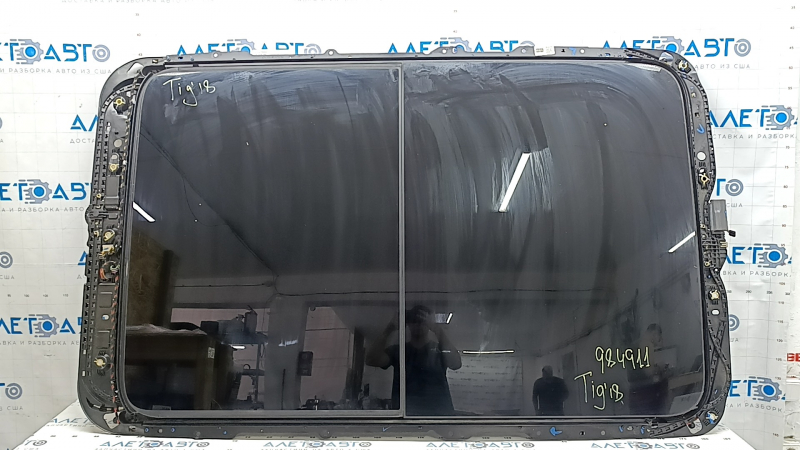 Panorama assembly VW Tiguan 18-24 gray curtain, needs cleaning, scratch