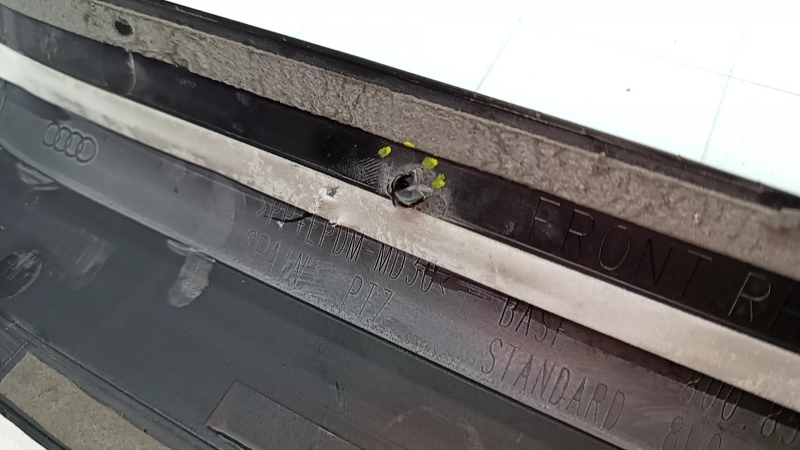 Outer front right threshold trim Audi Q3 8U 15-18 black, scratches, broken guides