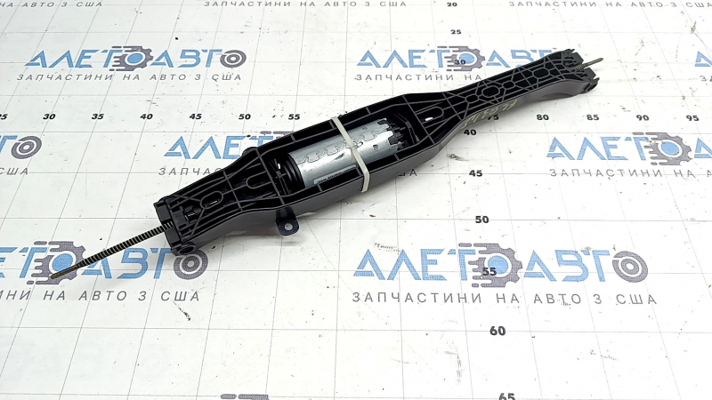 Motor for longitudinal adjustment of the driver's seat Audi Q3 8U 15-18 with bracket, without frame
