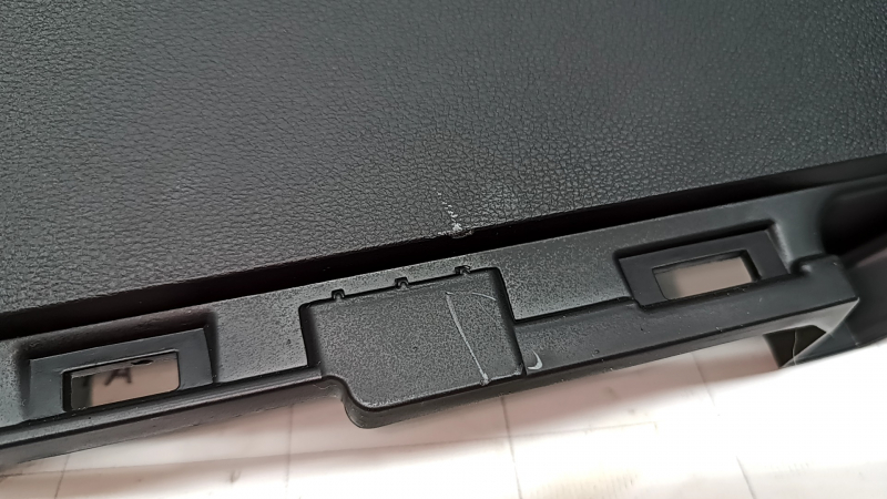 Right rear pillar trim Hyundai Tucson 22-24 black, scratches, broken fasteners