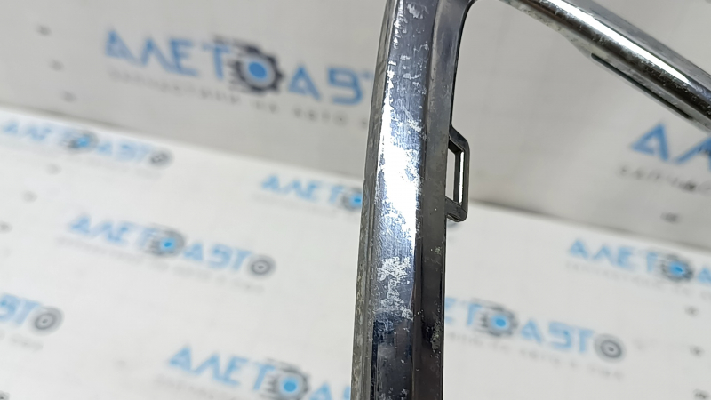 Left muffler frame VW Tiguan 18-21 chrome, cloudy, scratches, swollen chrome